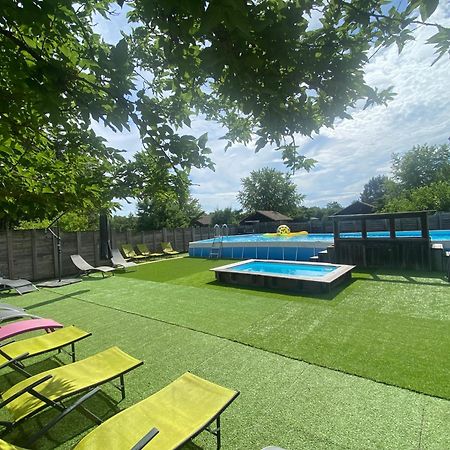 Camping Familial Les Chalets D'Uza Exterior foto